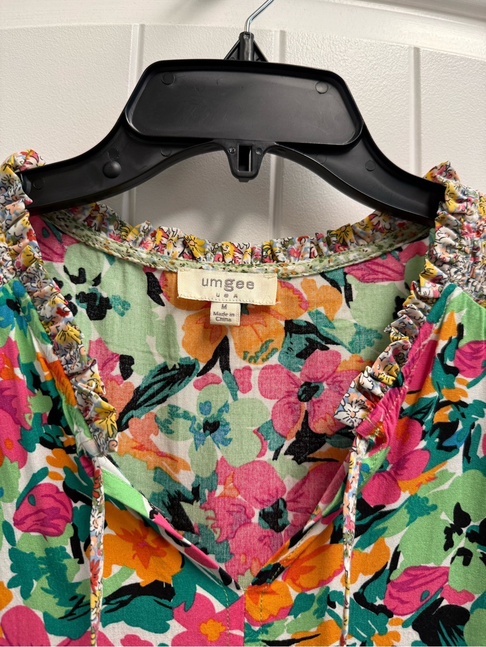 Umgee Mixed Floral Print Bohemian Top Size Medium Like New - Picture 5 of 8